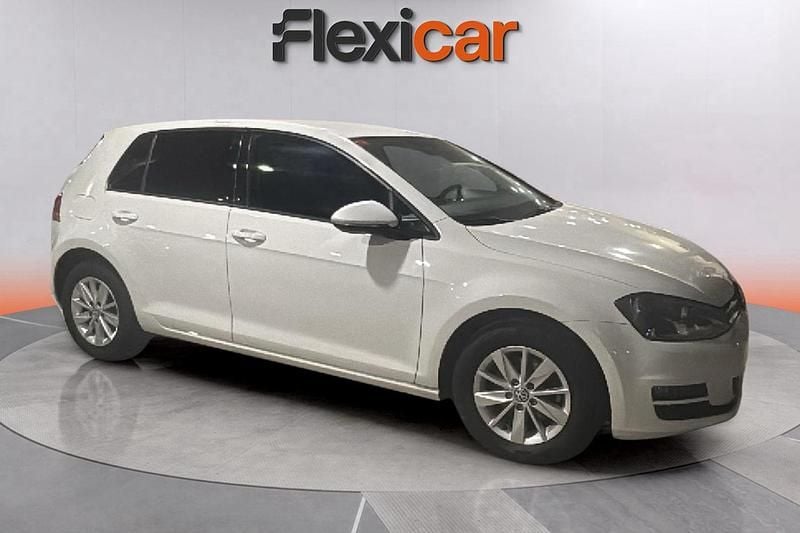 Azul Usado 2016 VW Golf Advance Berlina | 11.490 € (Buen precio) - Imagen 1/4