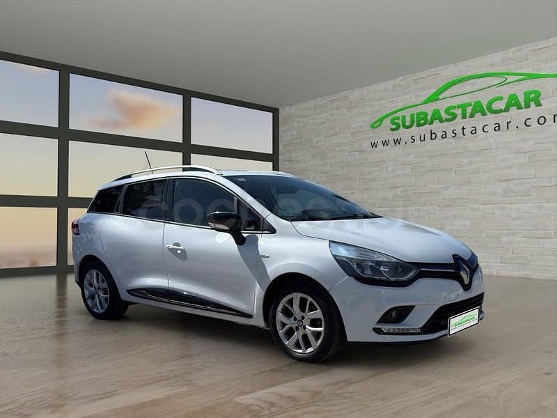 Usado Renault Clio GrandTour LIMITED 90 CV (66 kW) 2018 Blanco Familiar