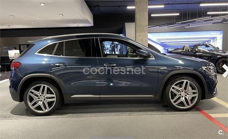 Usado Mercedes GLA35 AMG 306 CV (225 kW) 2021 Azul SUV