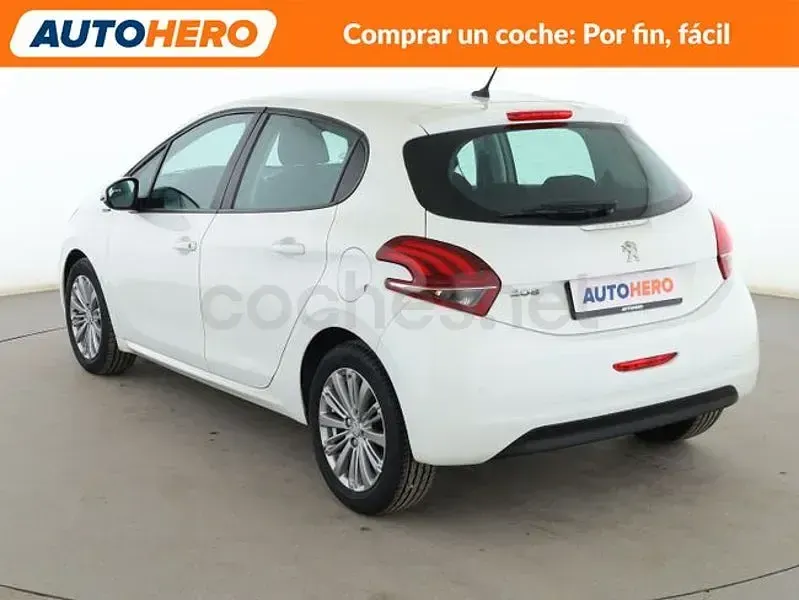 Usado Peugeot 208 Signature Sky 82 CV (60 kW) 2018 Blanco Utilitario