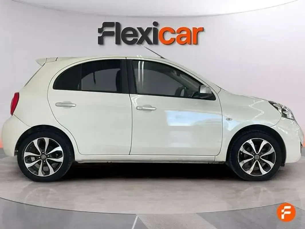 Używany Nissan Micra Tekna 80 KM (58 kW) 2015 Biały Hatchback