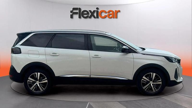 Usado Peugeot 5008 Allure 131 CV (96 kW) 2020 Blanco Monovolumen