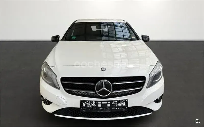 Usado Mercedes A200 Urban 156 CV (114 kW) 2013 Blanco Utilitario