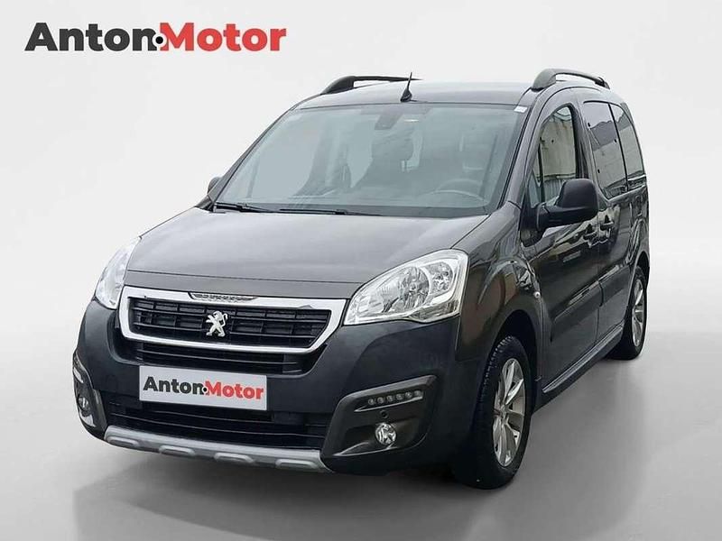 Usado Peugeot Partner Tepee Active 111 CV (81 kW) 2018 Marrón Monovolumen