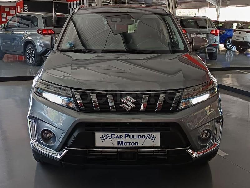 Usado Suzuki Vitara GLX 129 CV (94 kW) 2023 Gris / plata SUV