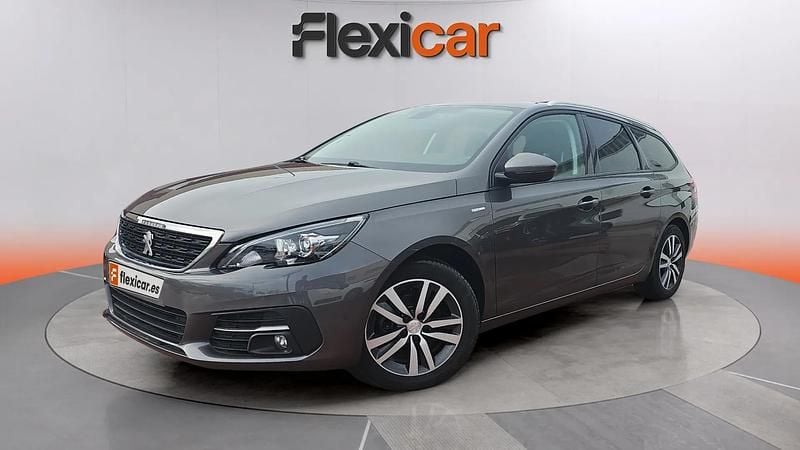 Usado Peugeot 308 SW Style 131 CV (96 kW) 2021 Gris Familiar