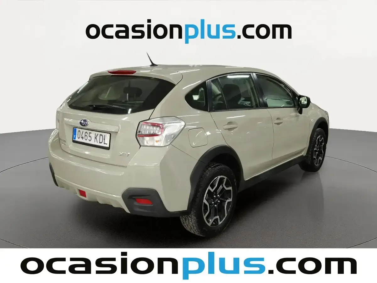 Usado Subaru XV 114 CV (83 kW) 2017 Gris SUV