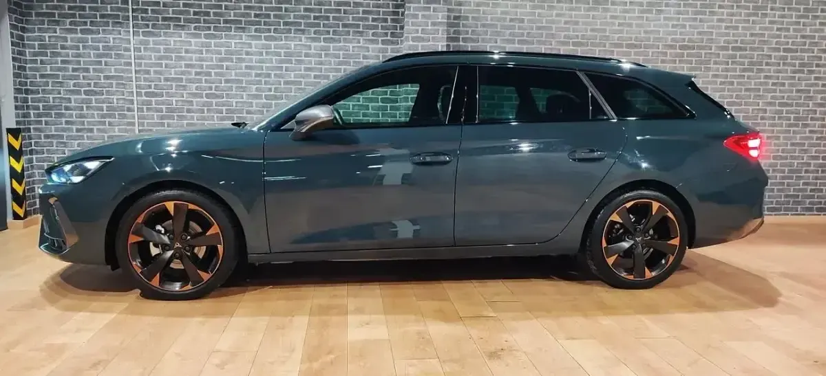 Usado Cupra Leon 150 CV (110 kW) 2025 Gris Familiar