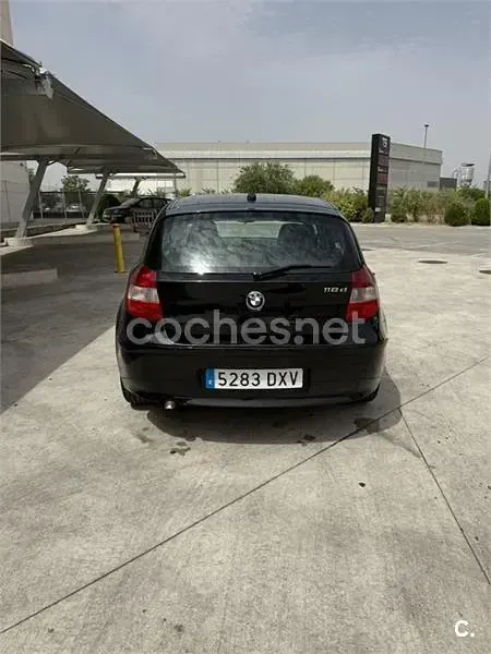 Usado BMW 118 122 CV (89 kW) 2006 Negro Utilitario