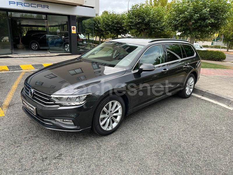 Usado VW Passat Executive 150 CV (110 kW) 2020 Negro Familiar