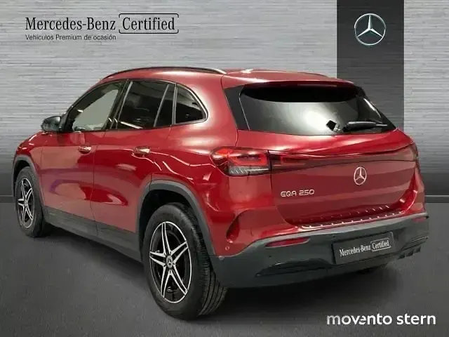 Usado Mercedes EQB250 139 kW (190 CV) 2022 Rojo SUV