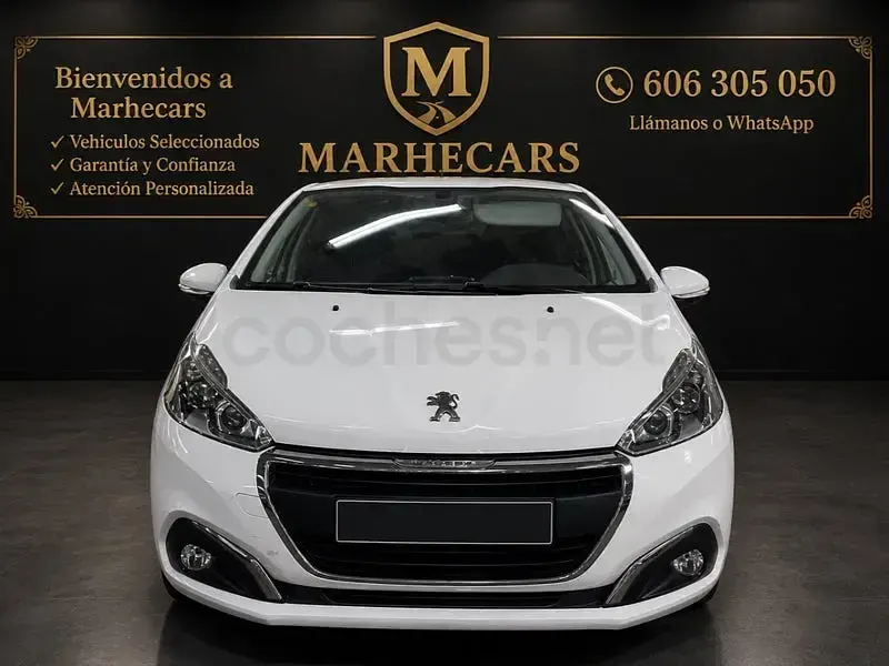 Usado Peugeot 208 Allure 110 CV (80 kW) 2015 Blanco Utilitario