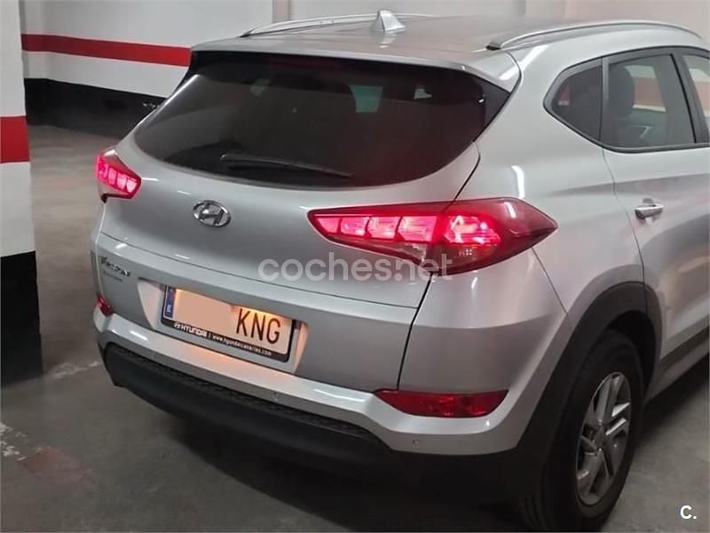 Usado Hyundai Tucson 131 CV (96 kW) 2018 Gris / plata SUV