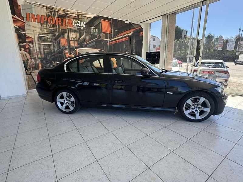 Usado BMW 318 Comfort Edition 143 CV (105 kW) 2011 Negro Berlina
