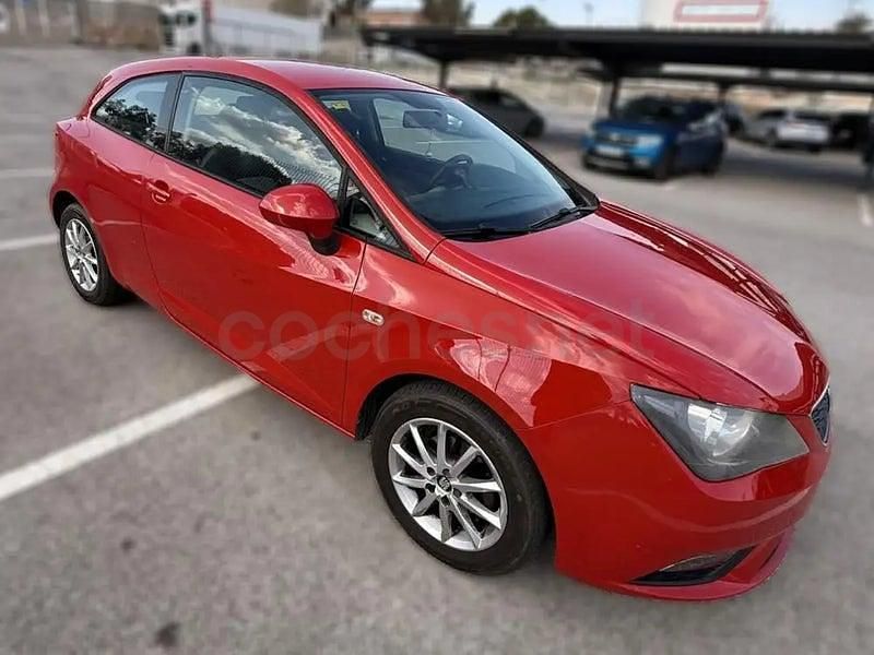 Usado Seat Ibiza I-Tech 70 HP (51 kW) 2014 Vermelho Sedan