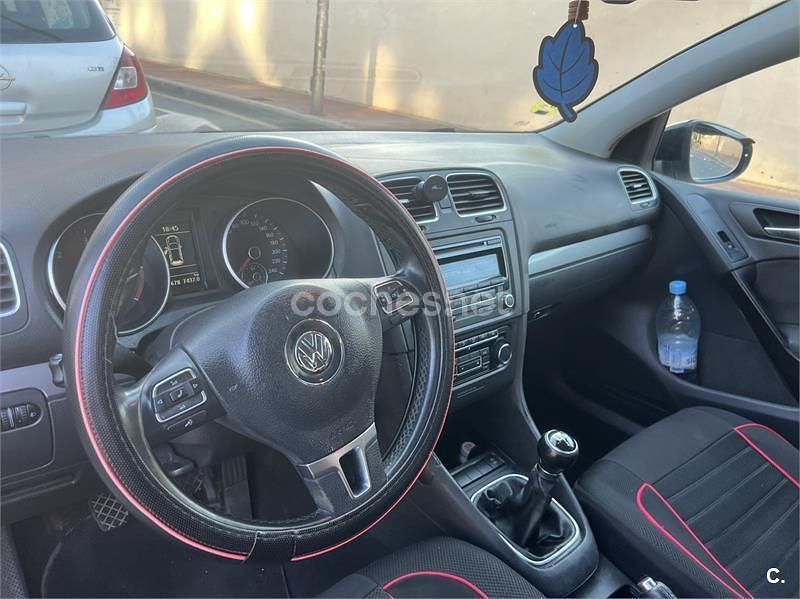 Usado VW Golf VII Advance 105 CV (77 kW) 2012 Blanco Berlina