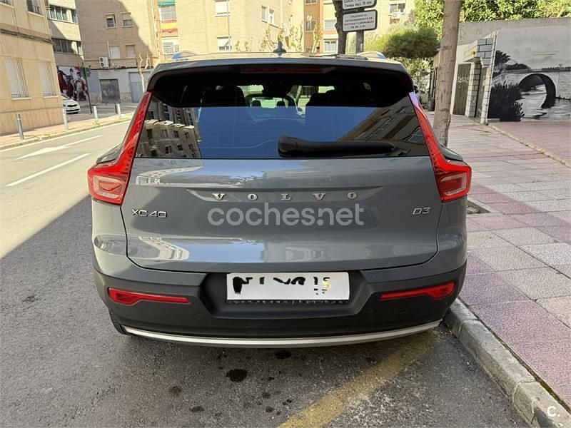 Usado Volvo XC40 Momentum 150 CV (110 kW) 2020 Gris / plata SUV