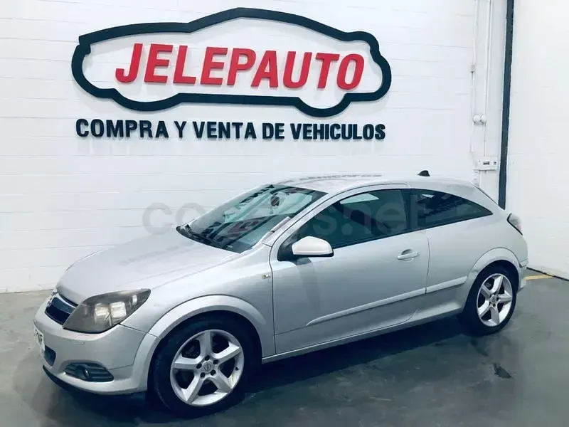 Usado Opel Astra GTC Sport 105 CV (77 kW) 2007 Gris / plata Berlina