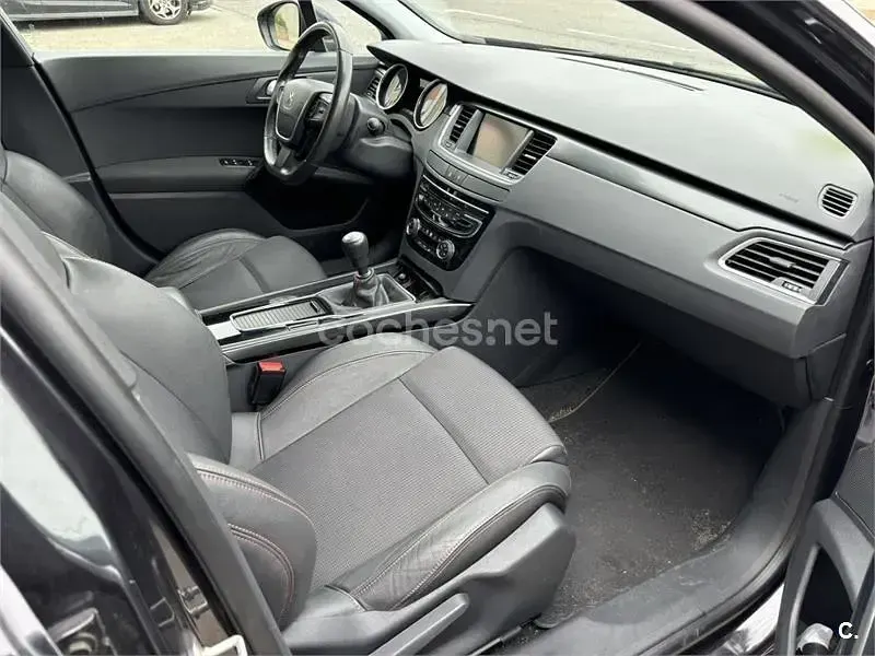 Usado Peugeot 508 SW GT-line 150 CV (110 kW) 2016 Negro Familiar
