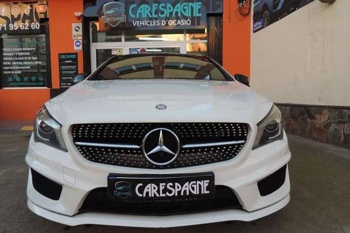 Usado Mercedes CLA250 Business 211 CV (155 kW) 2015 Berlina