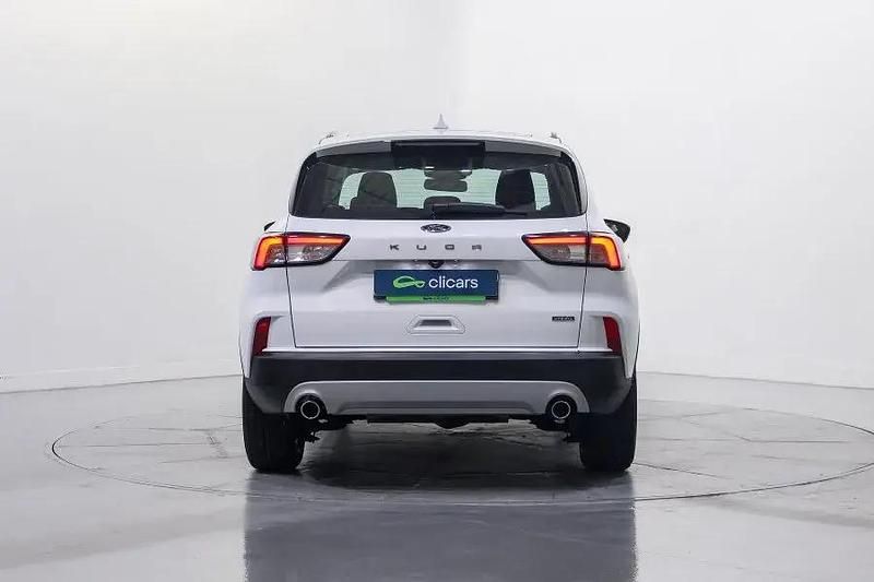 Usado Ford Kuga Titanium 225 HP (165 kW) 2022 Branco SUV