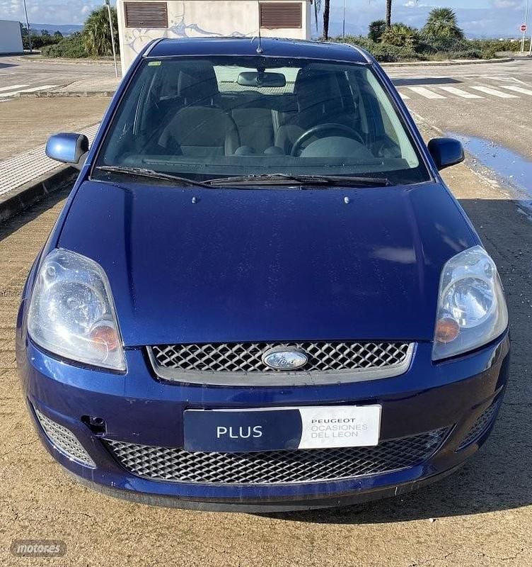 Usado Ford Fiesta Ambiente 68 CV (50 kW) 2008 Azul Utilitario
