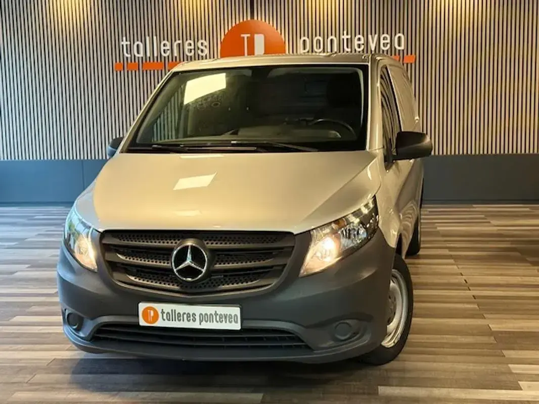 Usado Mercedes Vito 114 CV (83 kW) 2019 Gris Van