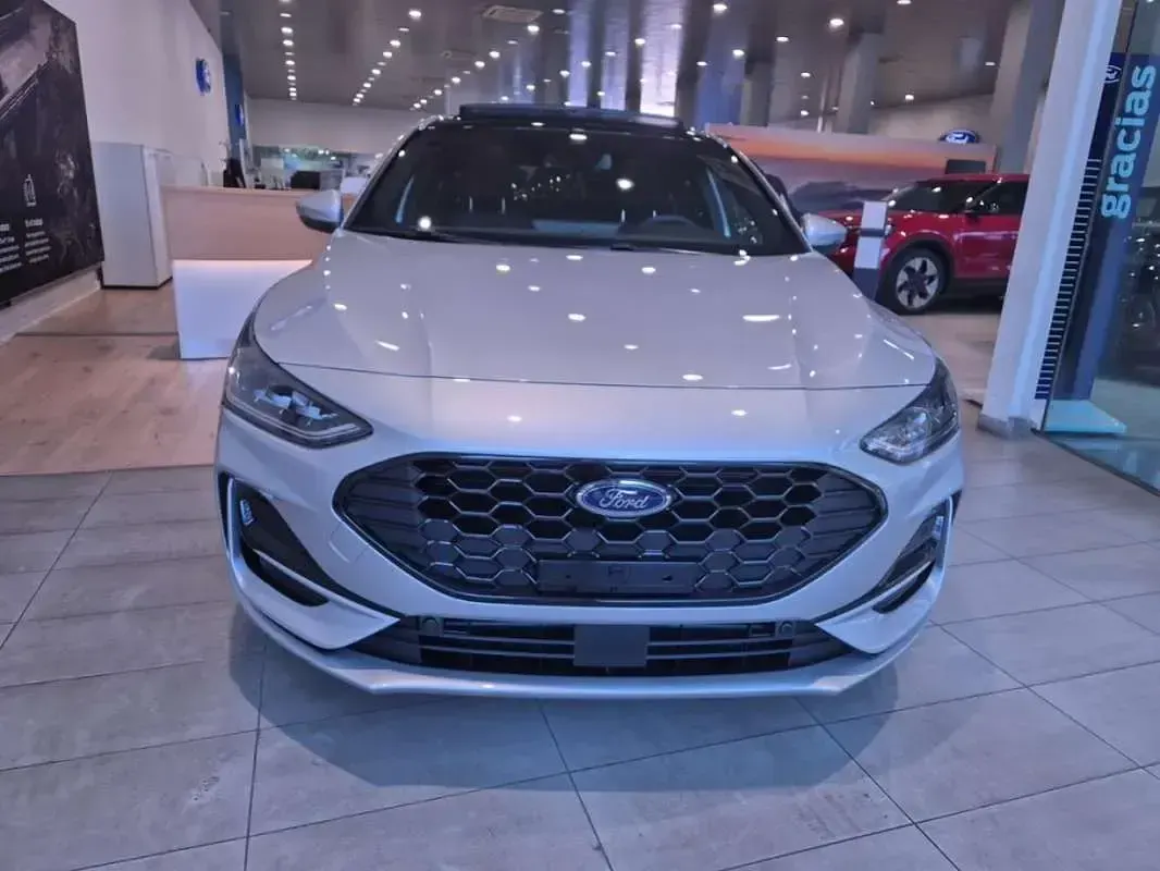 Nuevo Ford Focus ST-Line X 125 CV (91 kW) 2025 Plateado Utilitario
