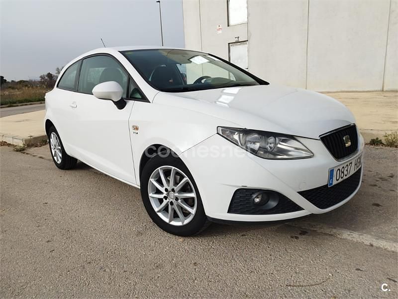 Usado Seat Ibiza SC Ecomotive 105 CV (77 kW) 2011 Blanco Utilitario