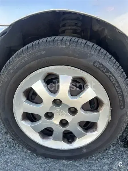 Usado Kia Rio 97 CV (71 kW) 2005 Gris / plata Berlina