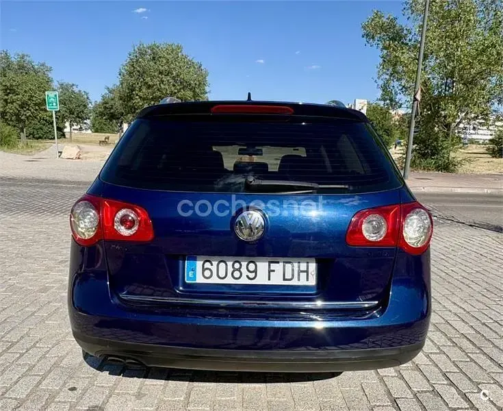Usado VW Passat Advance 140 CV (102 kW) 2006 Azul Familiar