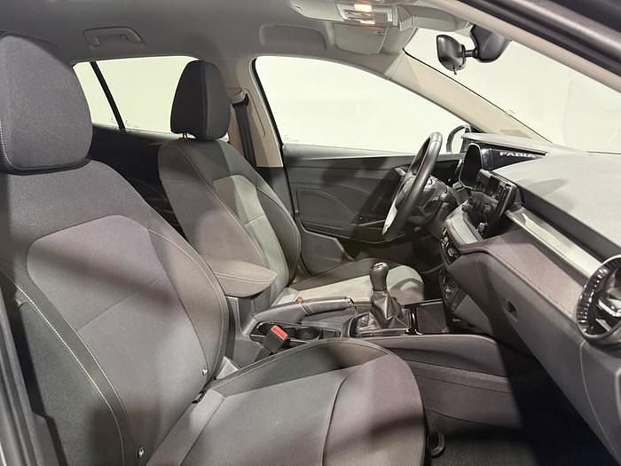 Usado Skoda Fabia Selection 95 CV (69 kW) 2025 Gris Utilitario