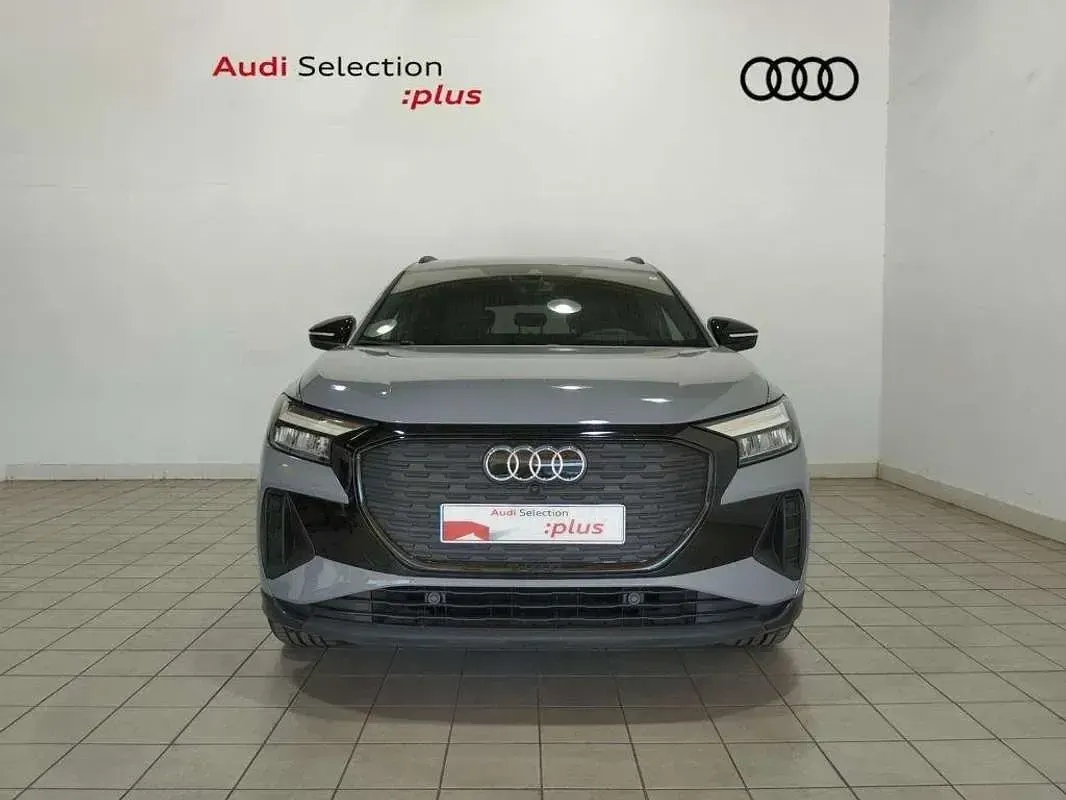 Usado Audi Q4 e-tron Advanced Plus 150 kW (204 CV) 2022 Gris SUV