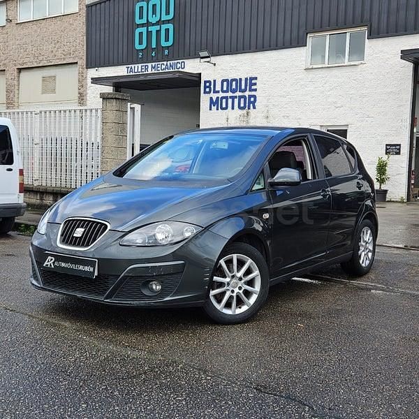 Usado Seat Altea Reference 105 CV (77 kW) 2012 Gris / plata Monovolumen