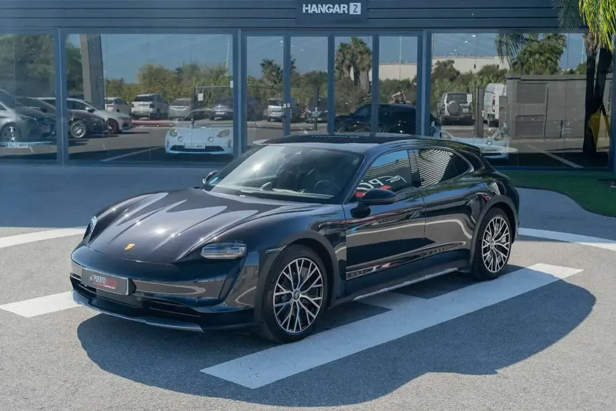 Usado Porsche Taycan 4 Cross Turismo Cross Turismo 280 kW (381 CV) 2023 Negro Familiar