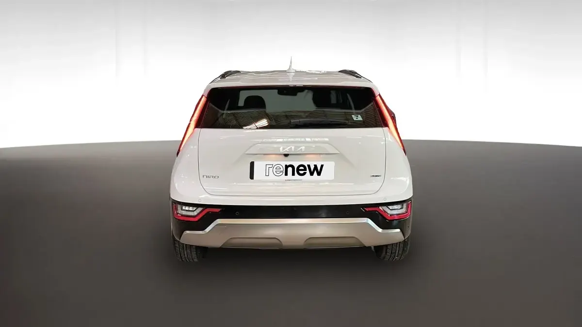 Usado Kia Niro 184 CV (135 kW) 2023 (ud) clear white SUV