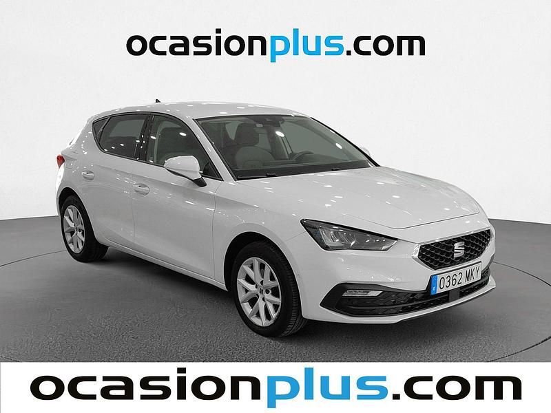 Usado Seat Leon Style 131 CV (96 kW) 2023 Blanco Utilitario