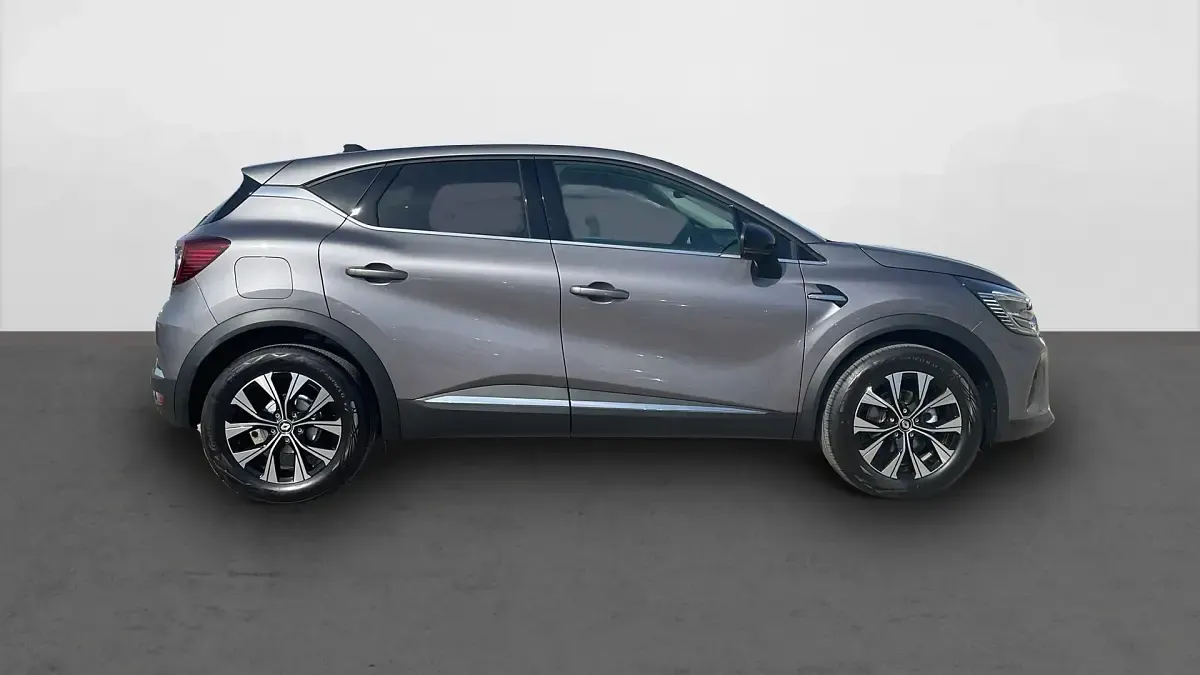Usado Renault Captur Techno 140 CV (102 kW) 2023 Gris casiopea SUV