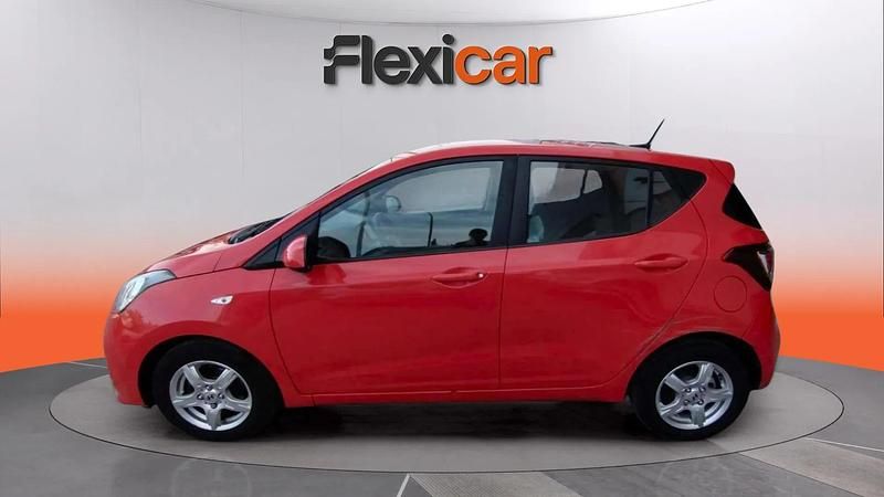 Usado Hyundai i10 67 CV (49 kW) 2019 Rojo Utilitario