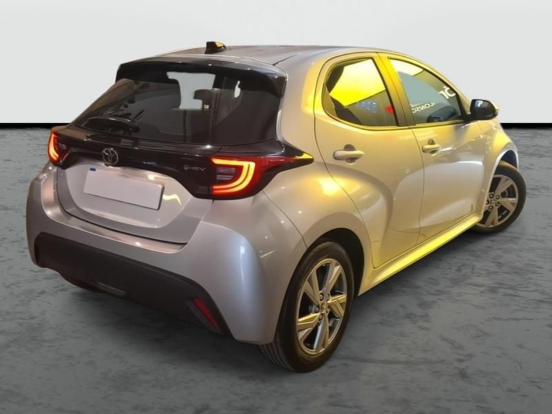 Usado Toyota Yaris Hybrid 92 CV (67 kW) 2025 Gris dynamic