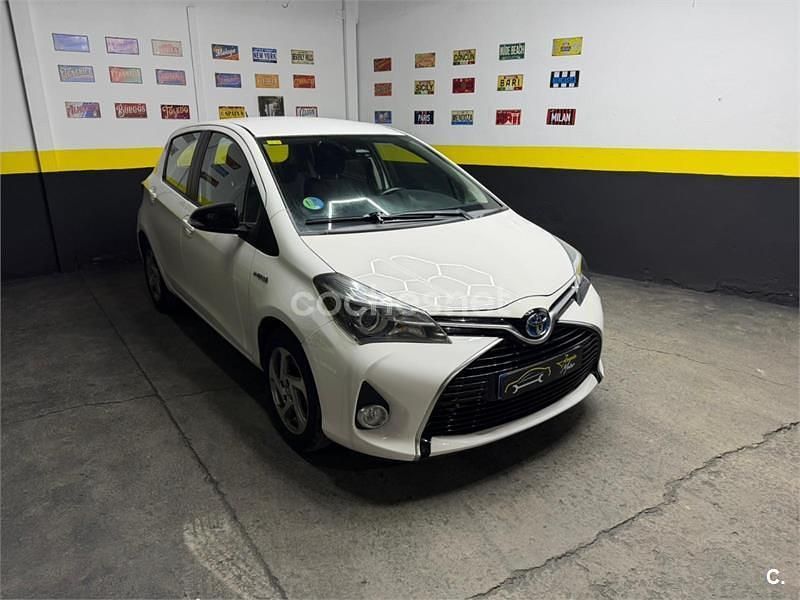 Blanco Usado 2016 Toyota Yaris Hybrid Active Berlina | 11.999 € (Buen precio) - Imagen 1/4