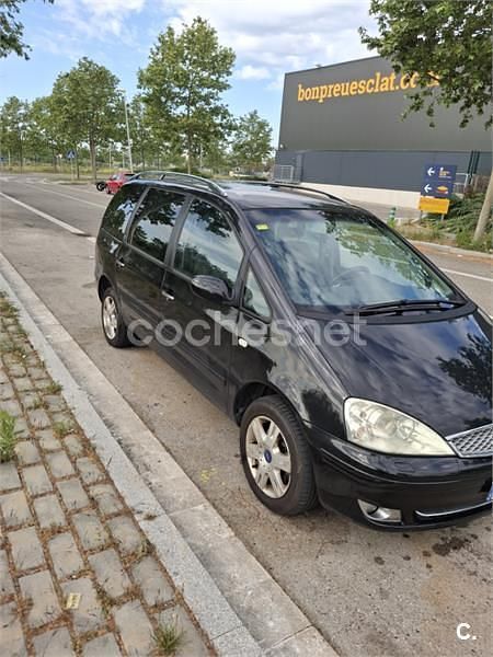 Usado Ford Galaxy Ghia 130 CV (95 kW) 2005 Negro Monovolumen