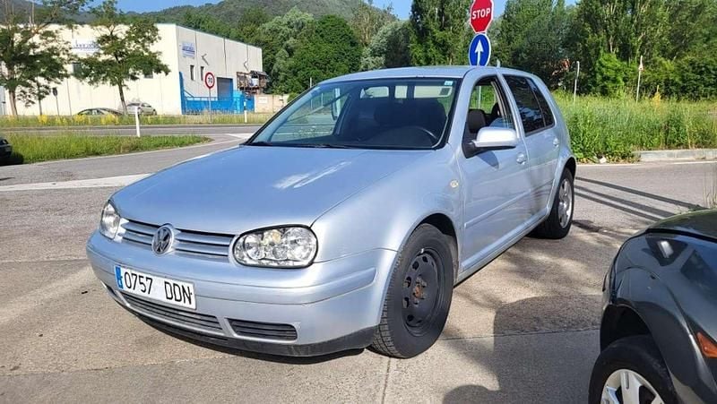 Usado VW Golf IV Highline 116 CV (85 kW) 2000 Gris Utilitario