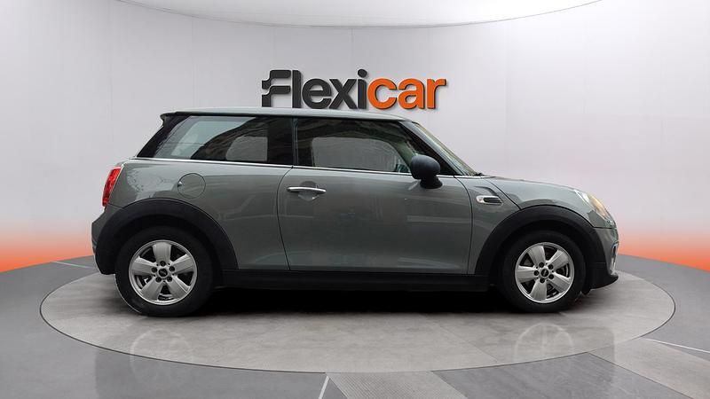 Usado Mini ONE 102 CV (75 kW) 2019 Gris Utilitario