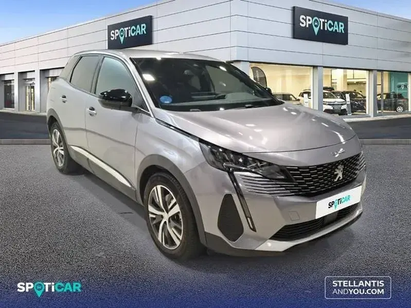 Usado Peugeot 3008 Allure 180 CV (132 kW) 2024 Gris / plata SUV
