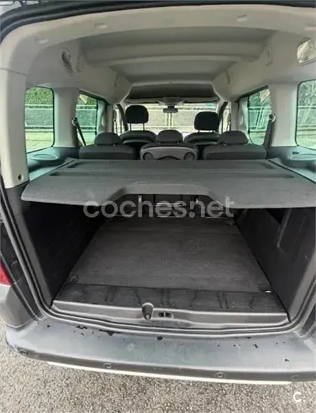 Usado Citroën Berlingo Feel 120 CV (88 kW) 2016 Gris / plata Monovolumen