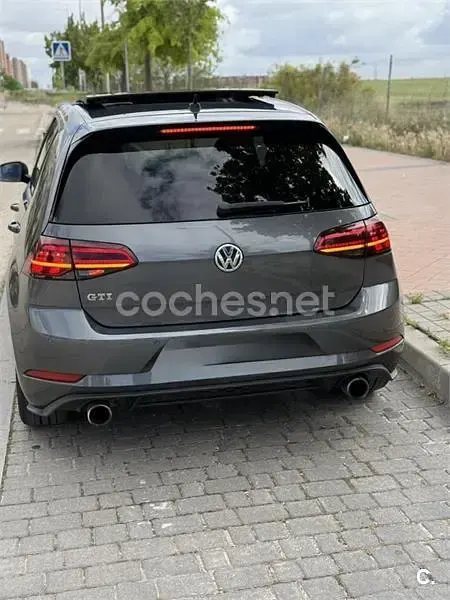 Usado VW Golf VII GTI 230 CV (169 kW) 2017 Gris / plata Berlina