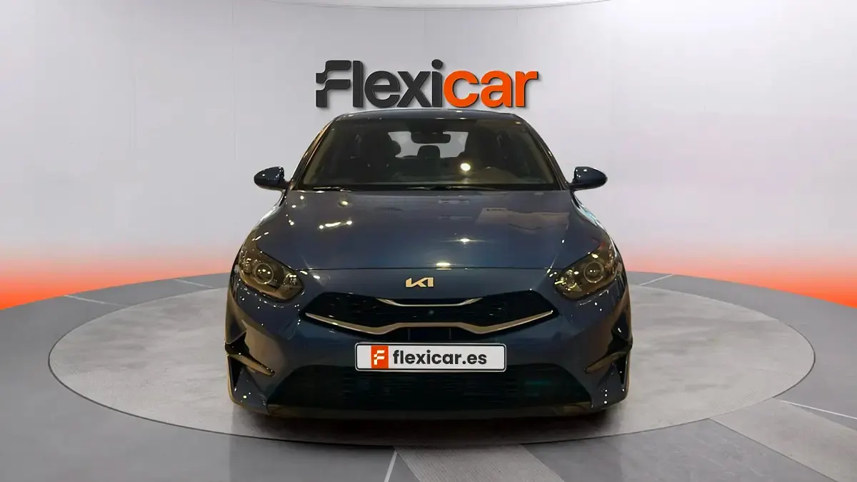 Usado Kia Ceed 136 CV (100 kW) 2023 Azul Utilitario