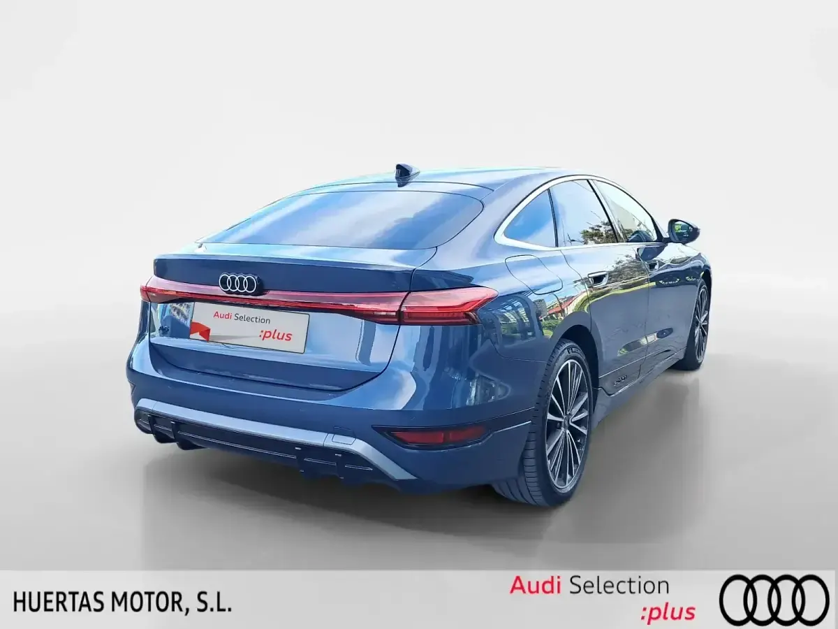 Usado Audi Q6 Sportback e-tron S-Line 280 kW (381 CV) 2025 Azul SUV