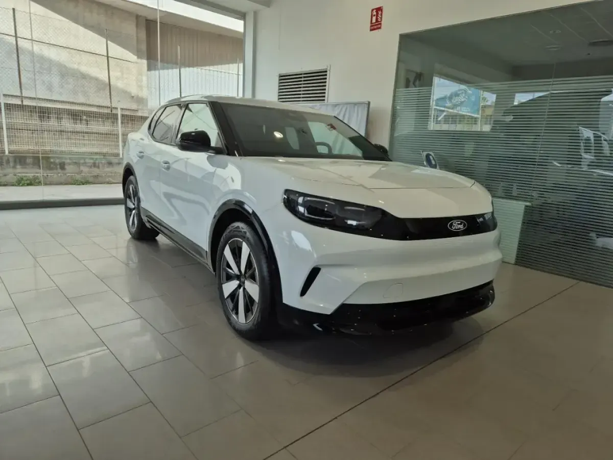 Usado Ford Capri 210 kW (286 CV) 2025 Blanco SUV
